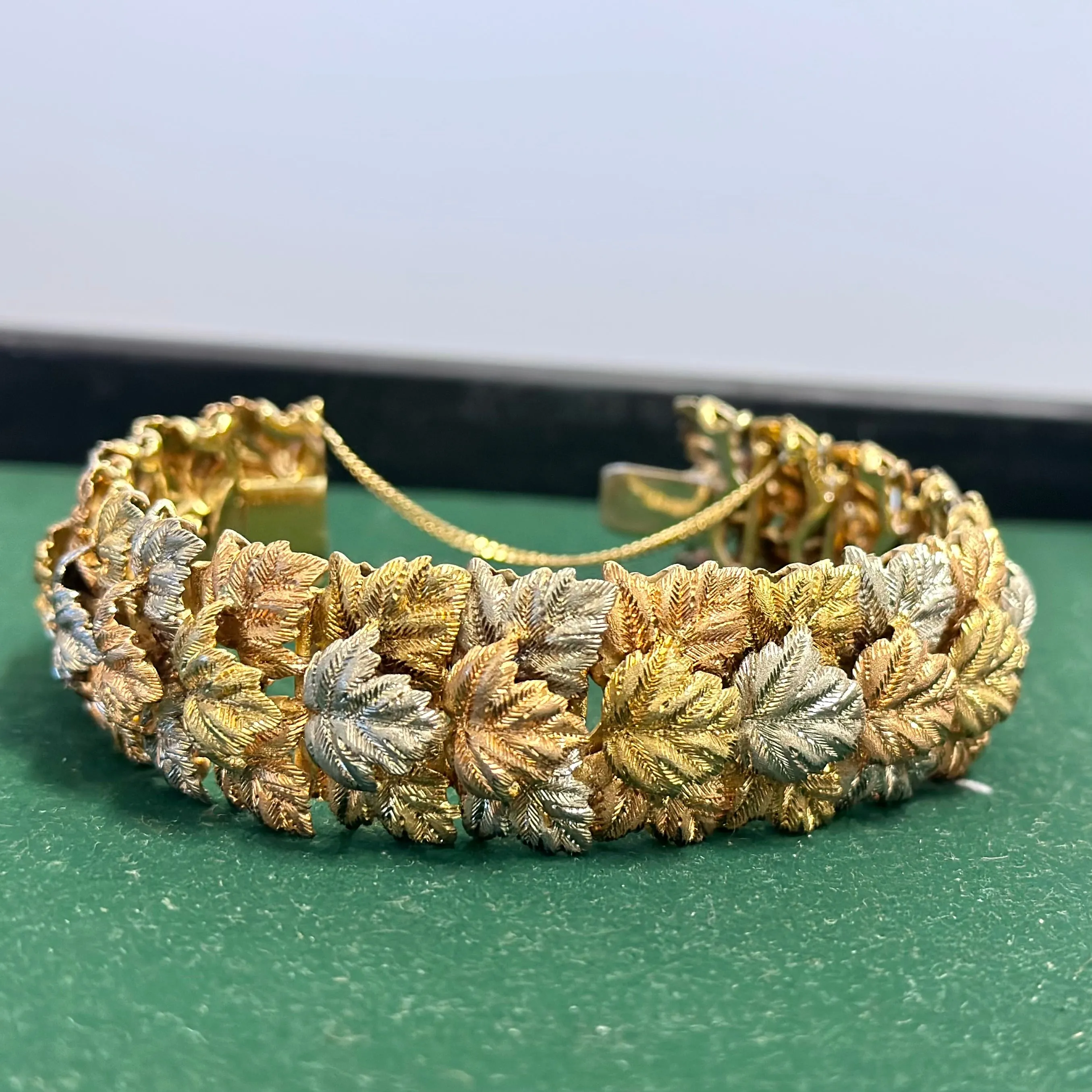 1940s STUNNING 18K BUCCELATTI TRI-COLOR GOLD LEAF LINK BRACELET - $100k APR wCoA