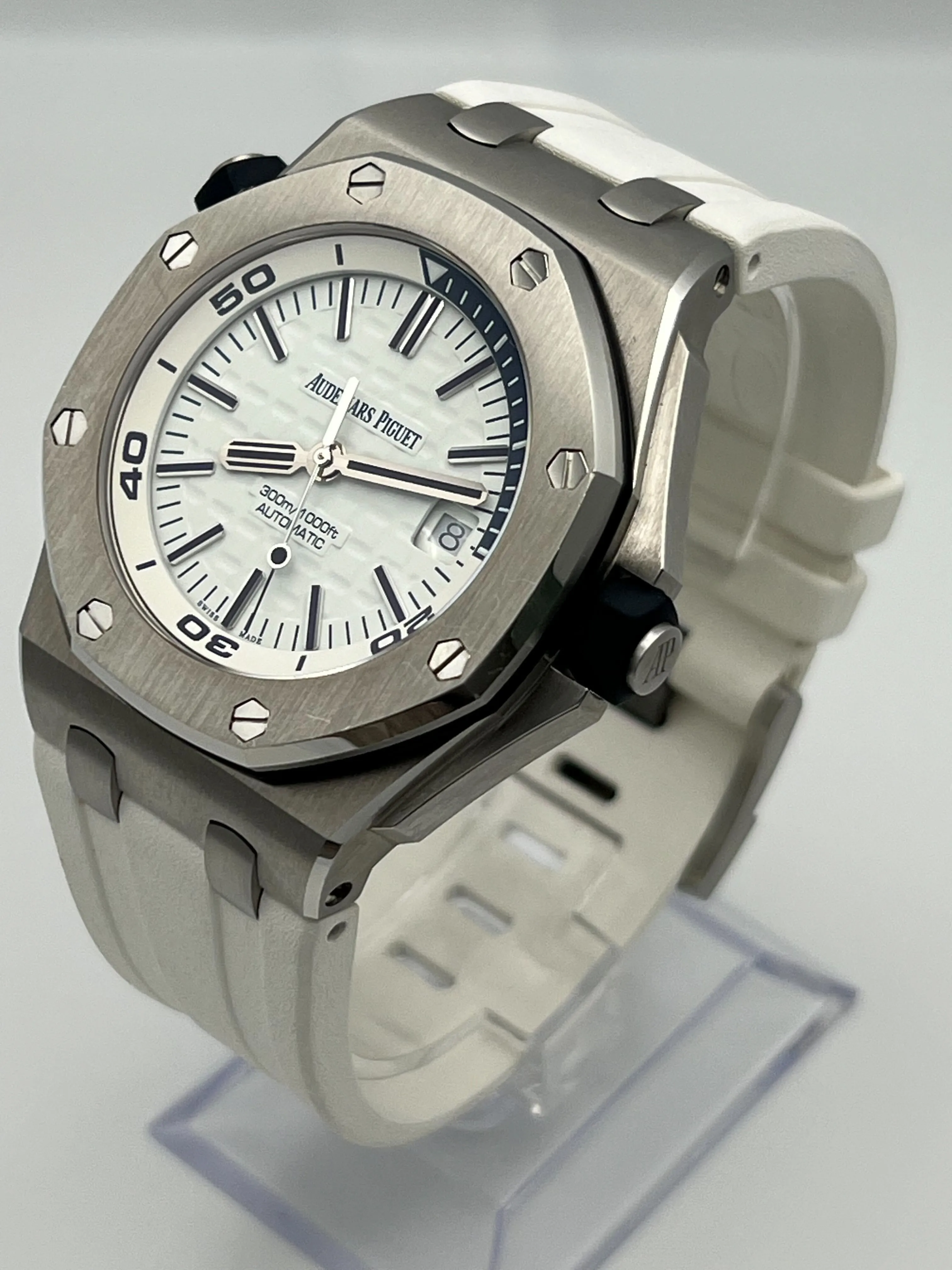 Audemars Piguet Royal Oak Offshore 15710ST.OO.A010CA.01 Diver Stainless Steel White Dial