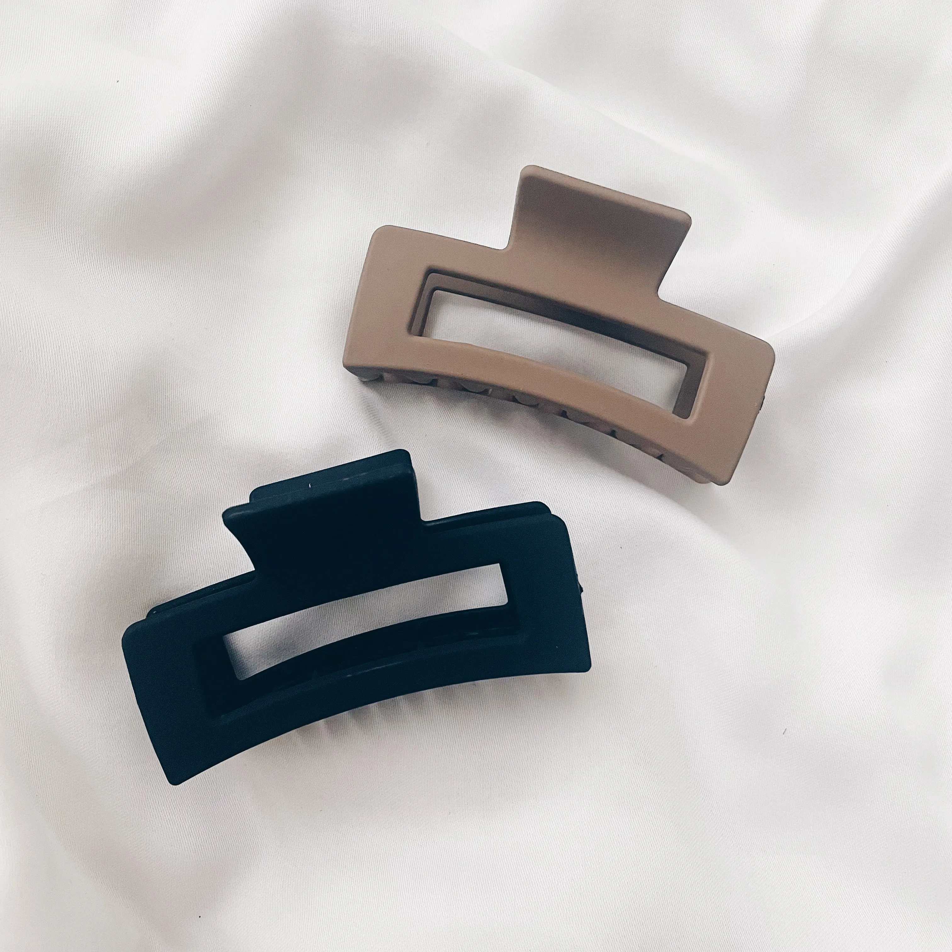 Hair Claw : Black & Brown