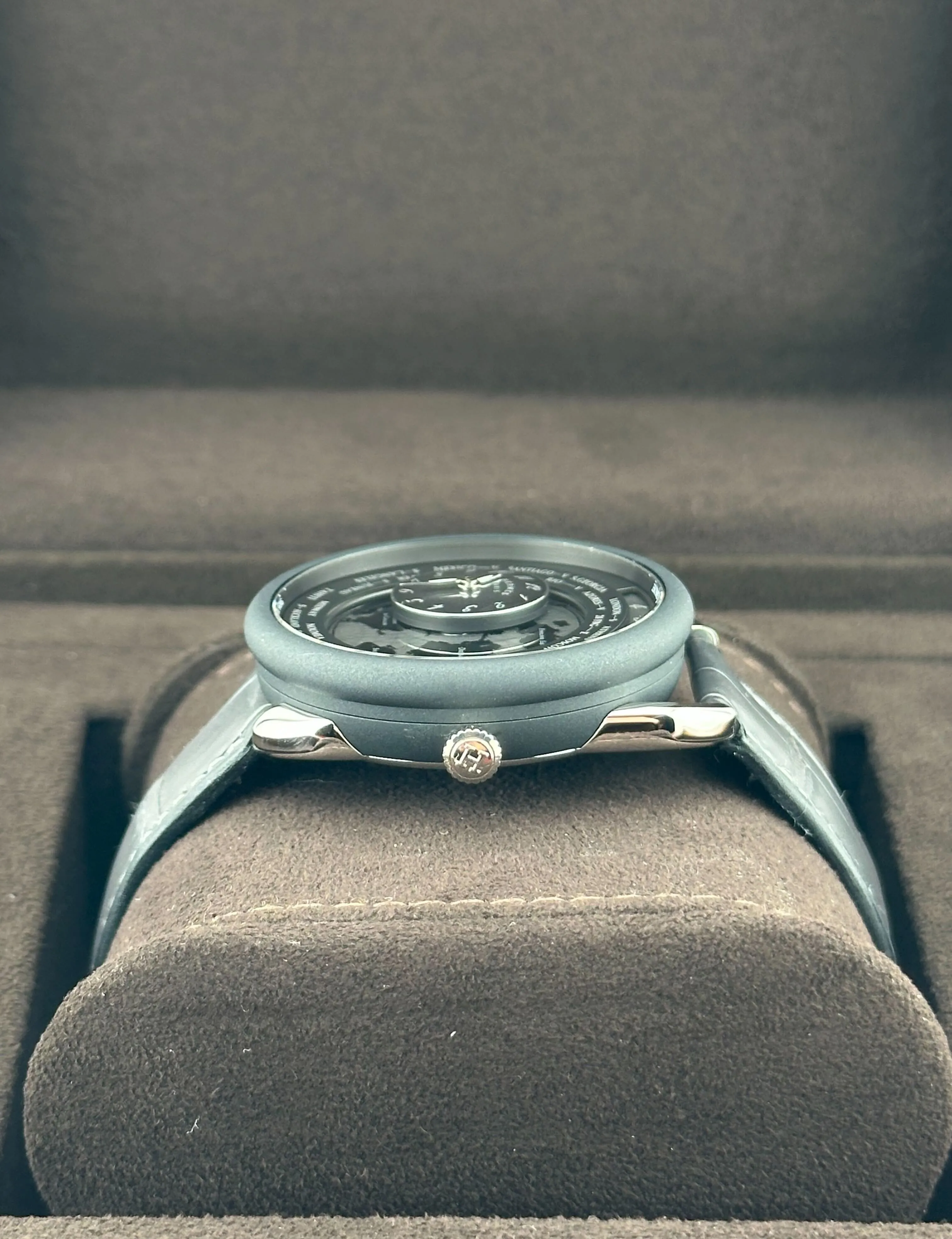 Hermès W057198WW00 Arceau Le Temps Voyager