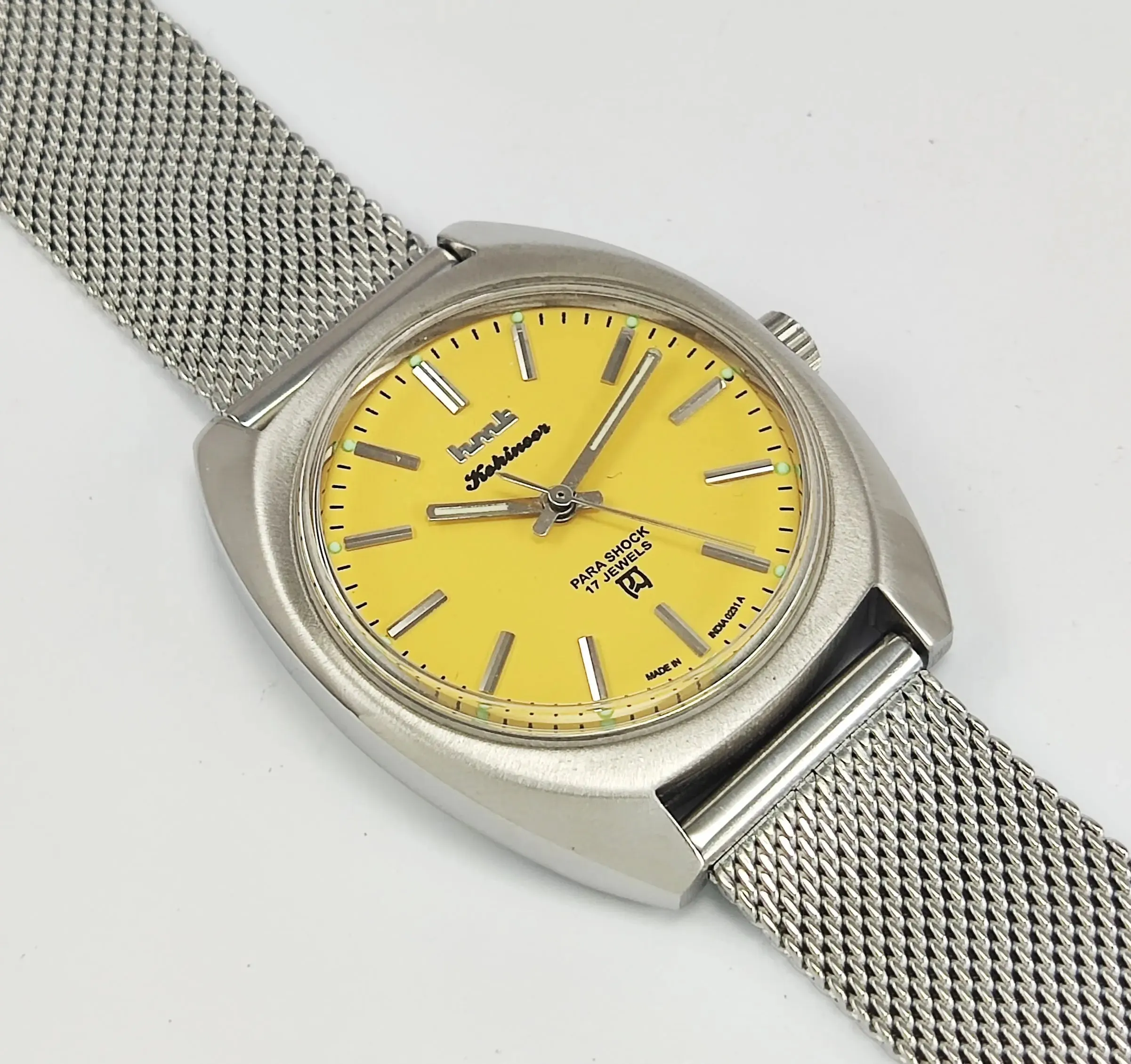 HMT Kohinoor Para Shock 17 Jewels Sun Yellow Dial Mechanical Hand winding Men's Wrist Watch
