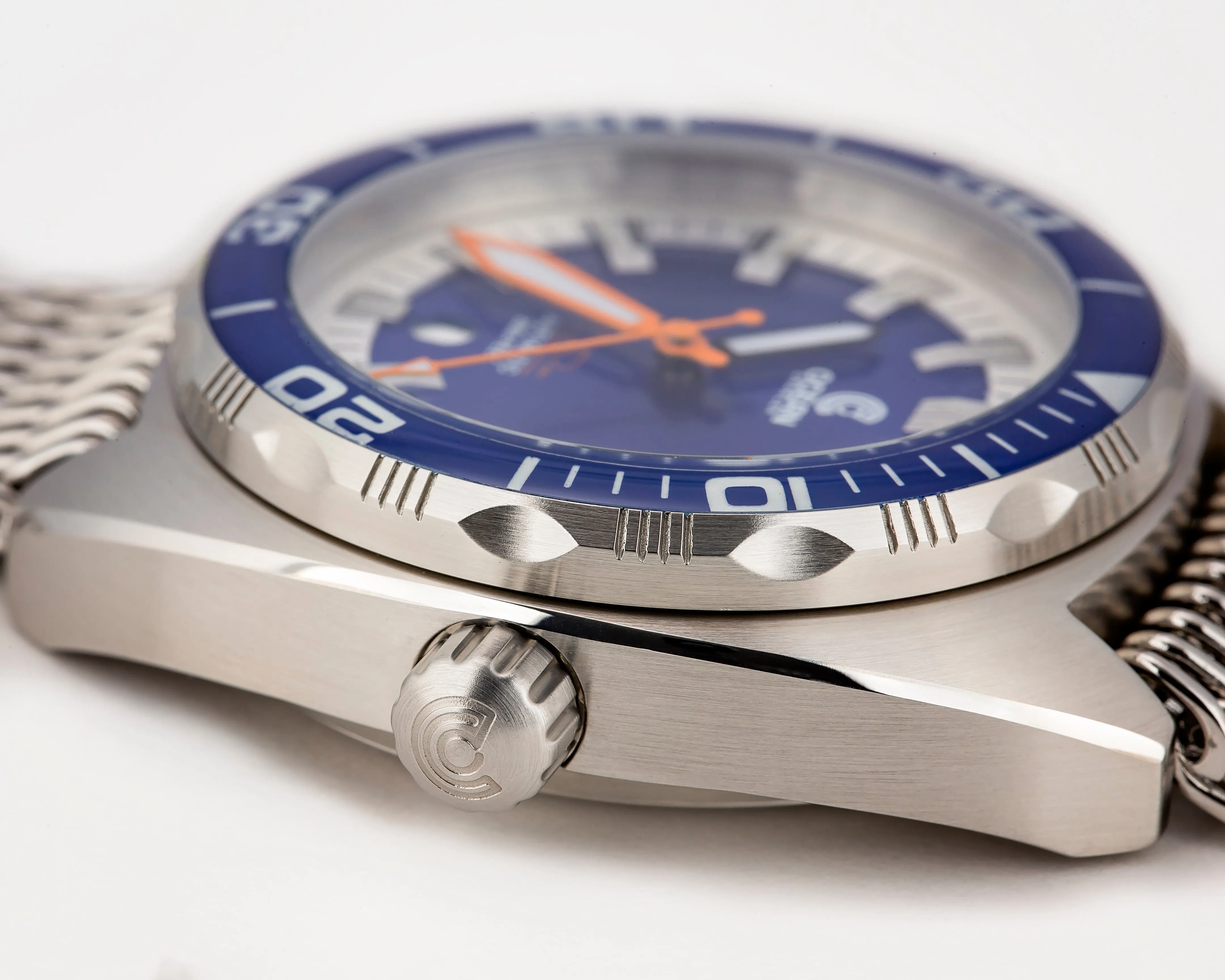 Ocean Crawler Core Diver - Black/White V1