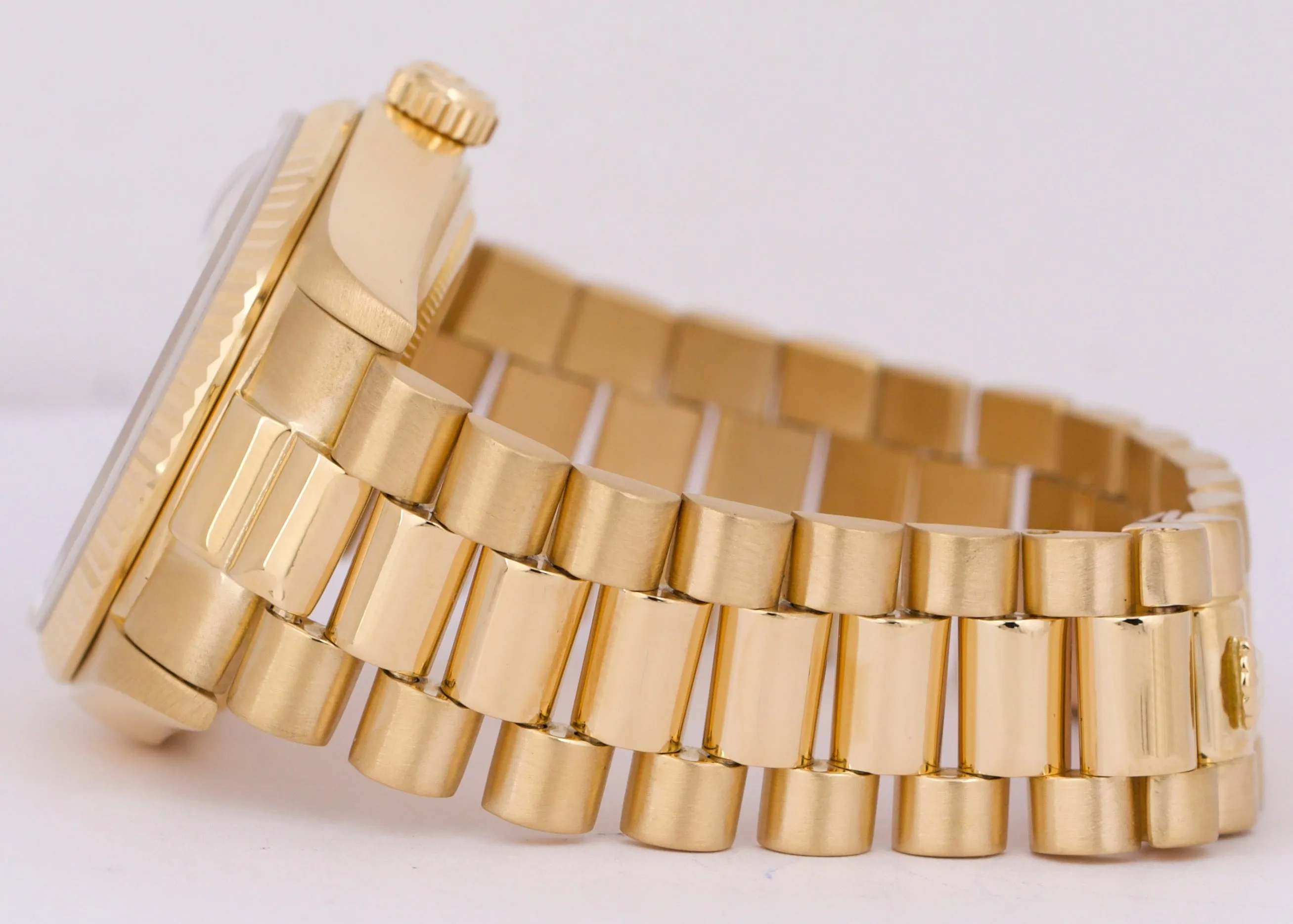 Rolex Day-Date President 36mm MOTHER OF PEARL DIAMOND 18038 18K Gold Watch