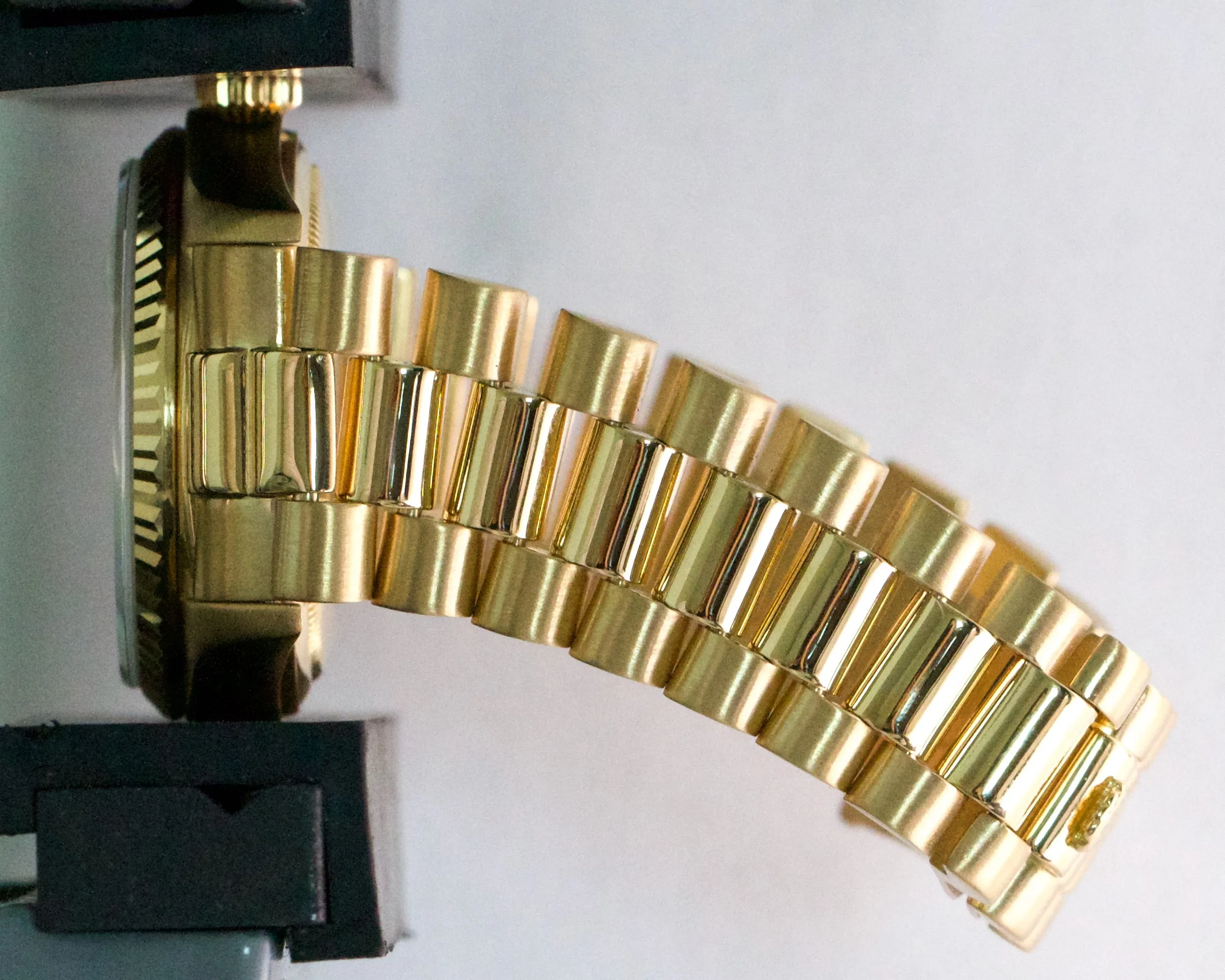 Rolex Day-Date President 36mm MOTHER OF PEARL DIAMOND 18038 18K Gold Watch
