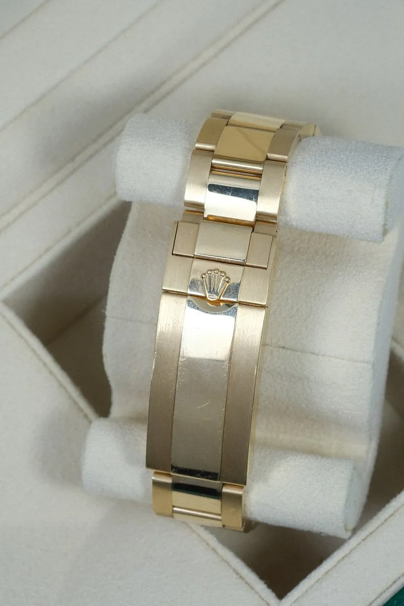 Rolex Submariner Submariner Date 18K Yellow Gold Men's Watch