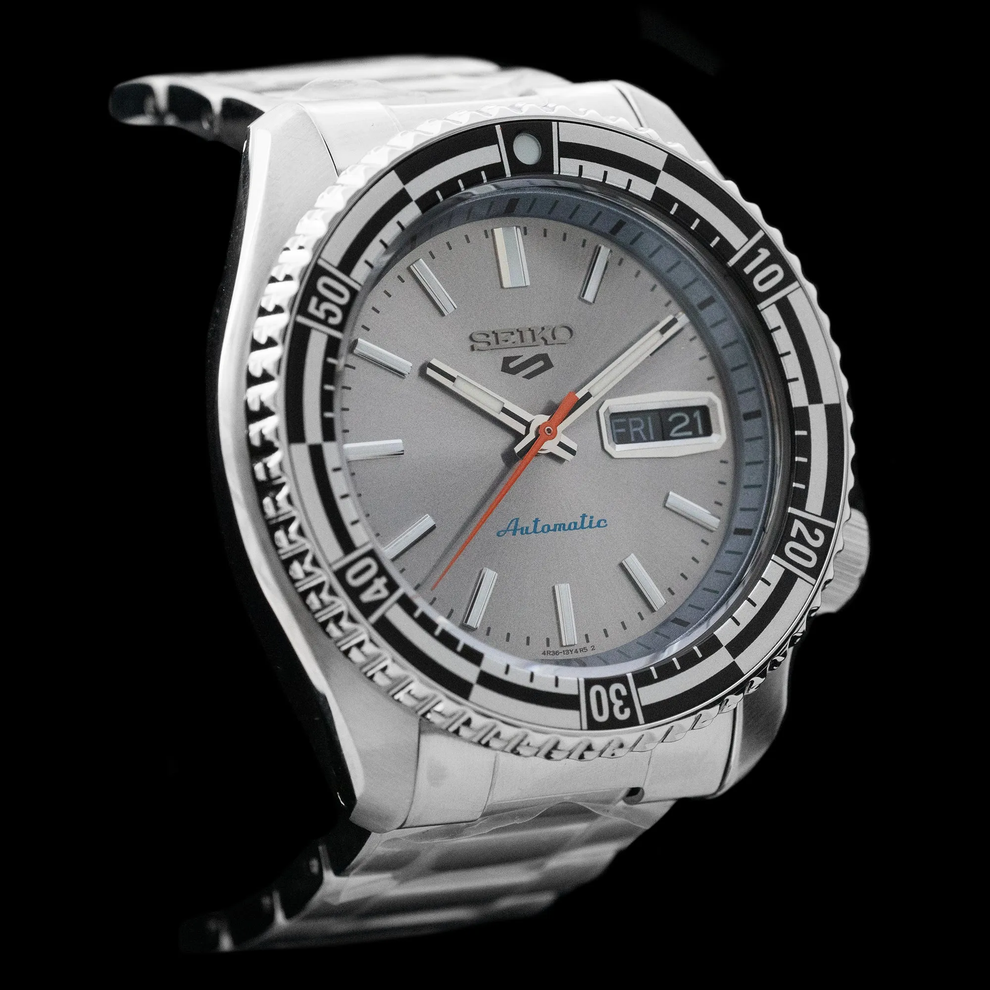 Seiko 5 - SKX Sports Style Automatic SRPK09K