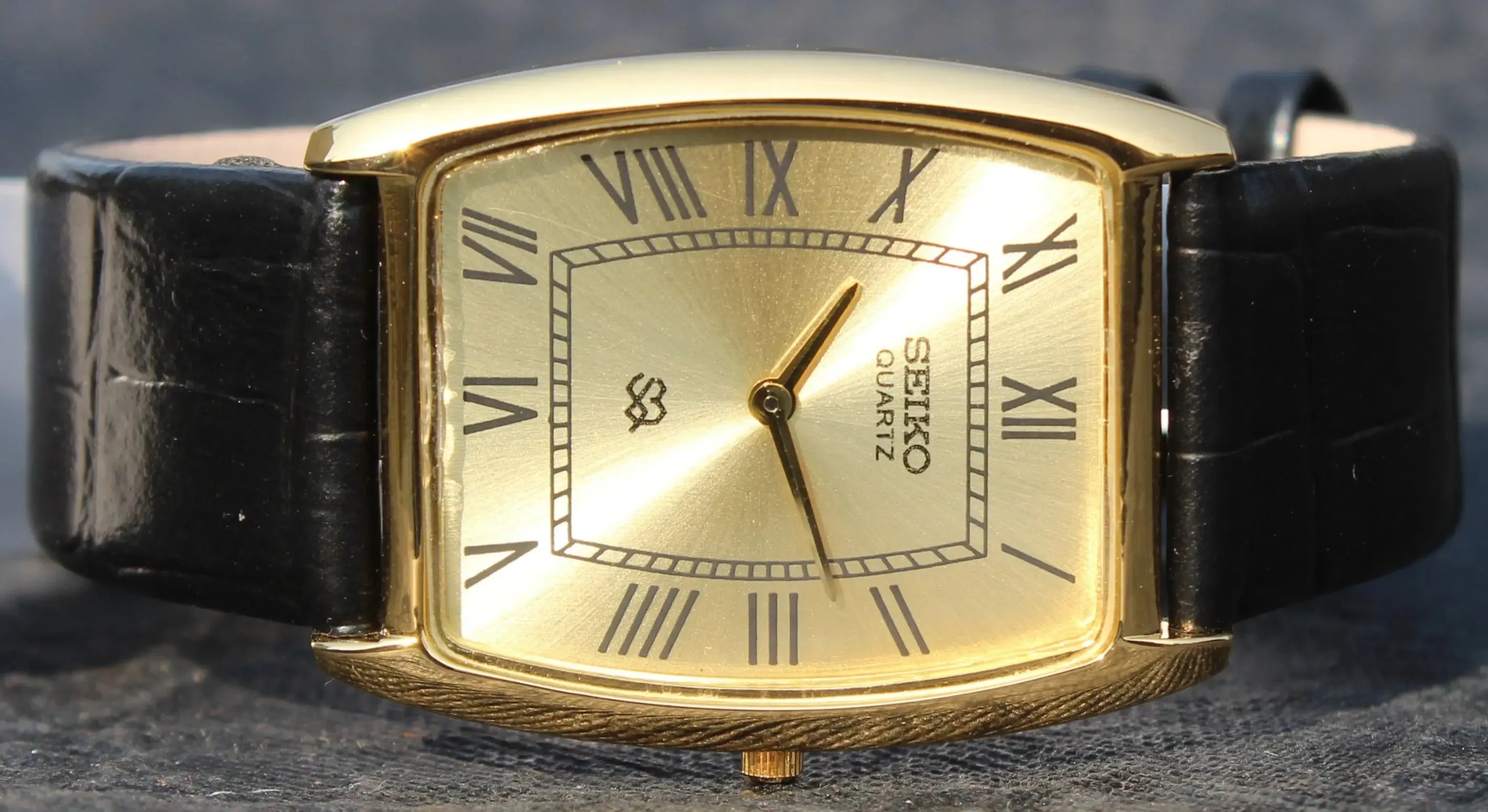 Seiko Quartz Super Slim Two Hands Japan Made Gold Plated Case Golden Dial Wristwatch