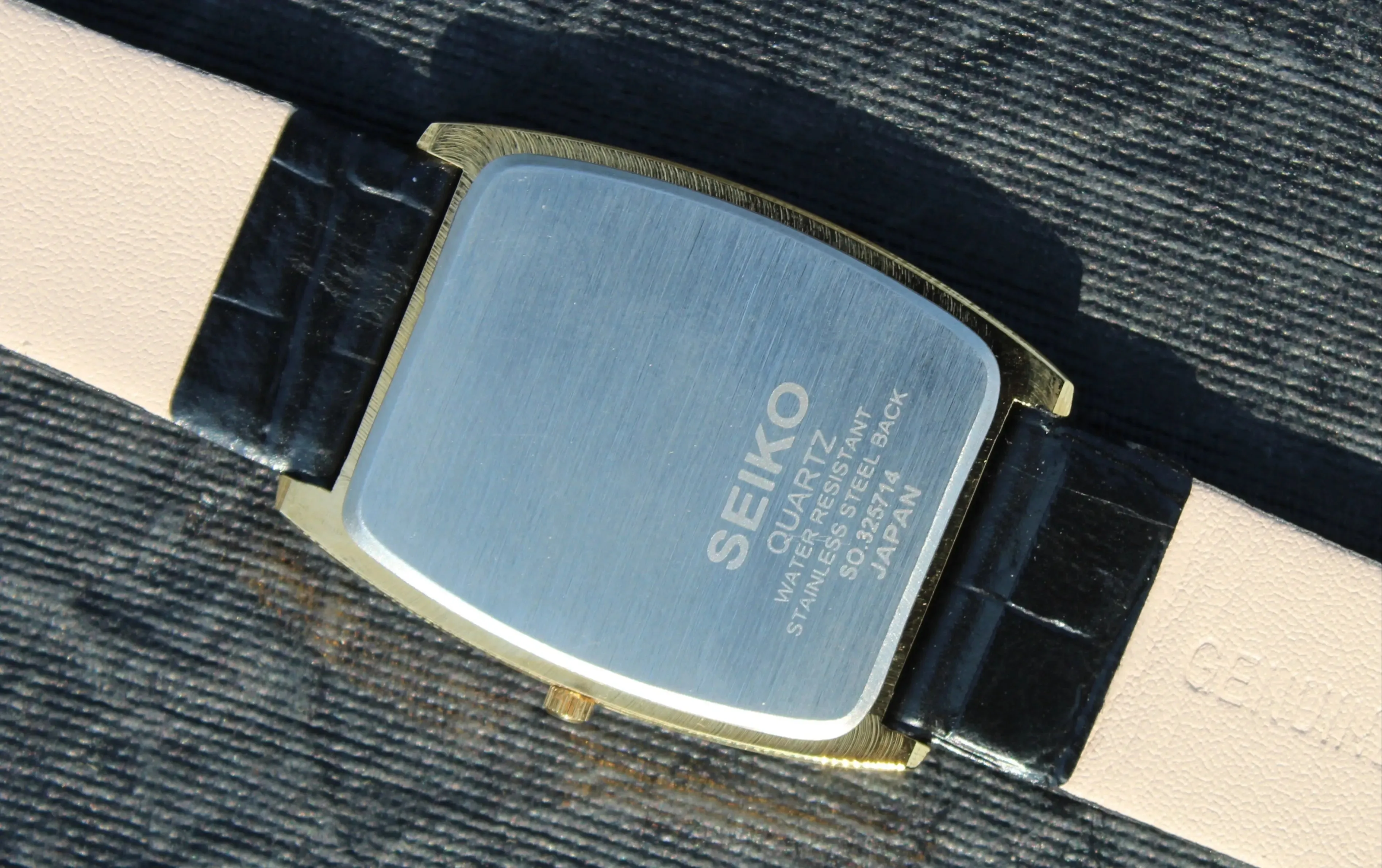 Seiko Quartz Super Slim Two Hands Japan Made Gold Plated Case Golden Dial Wristwatch