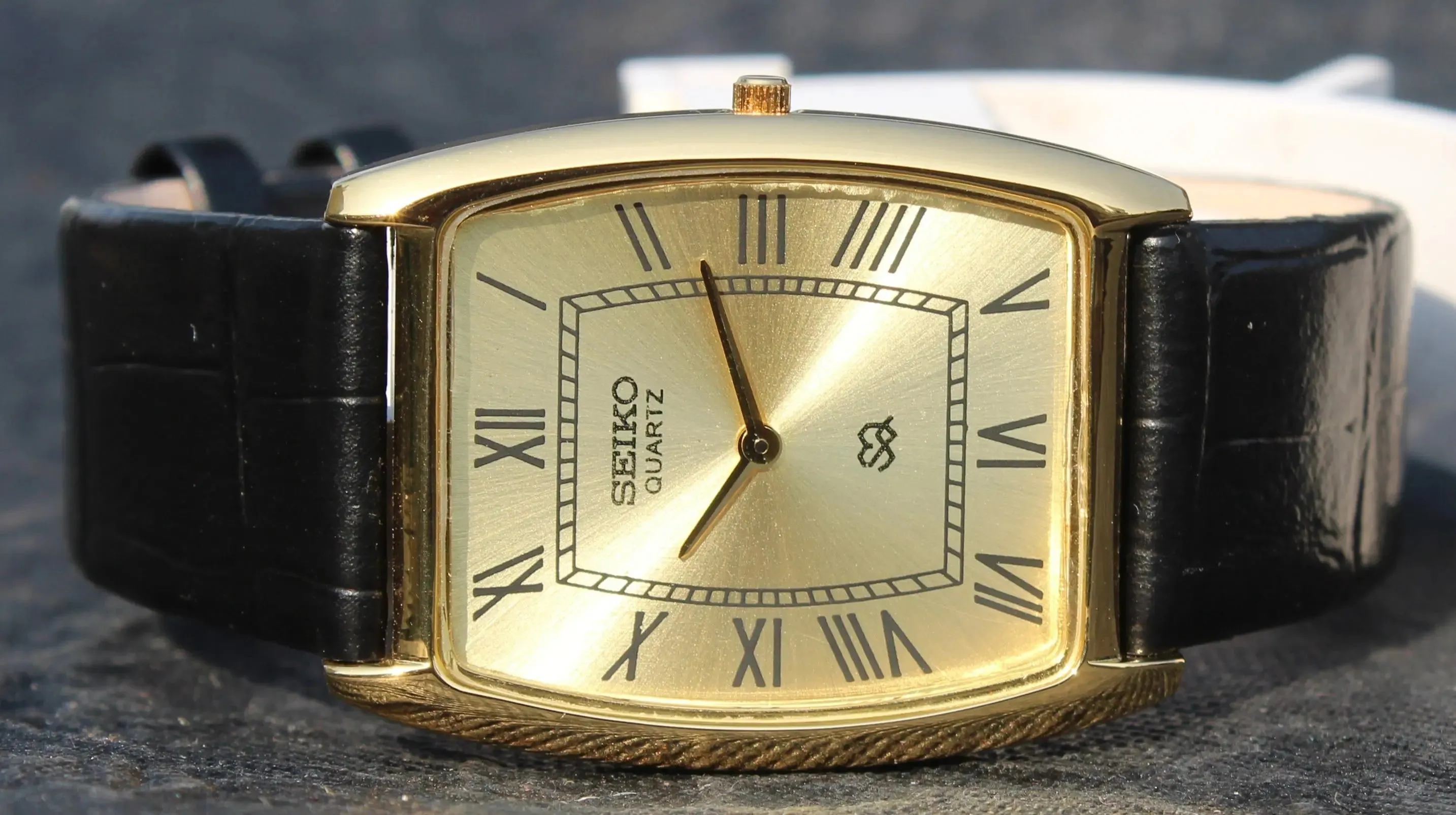 Seiko Quartz Super Slim Two Hands Japan Made Gold Plated Case Golden Dial Wristwatch