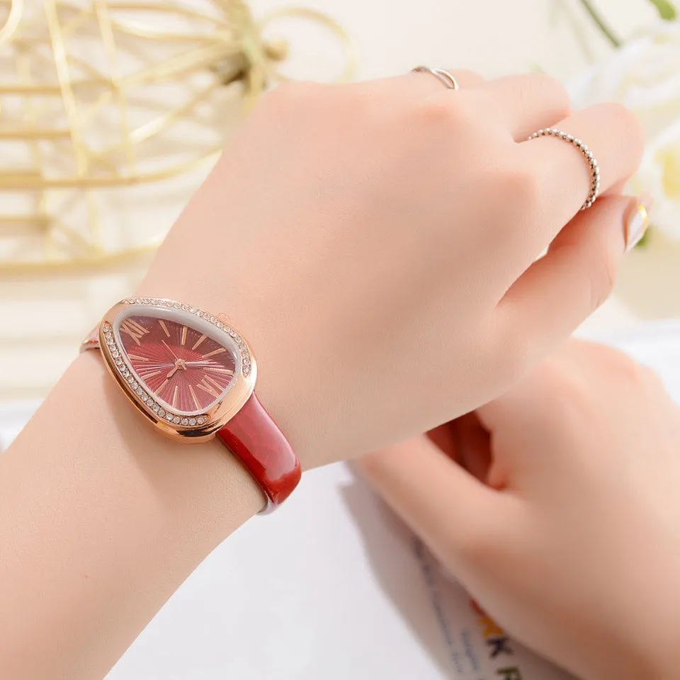 Sidiou Group Wholesale Fashion Luxury Snake Triangular Shape Women Watch Ladies Retro Roman Scale Crystal Quartz Watches Female Dress Watch