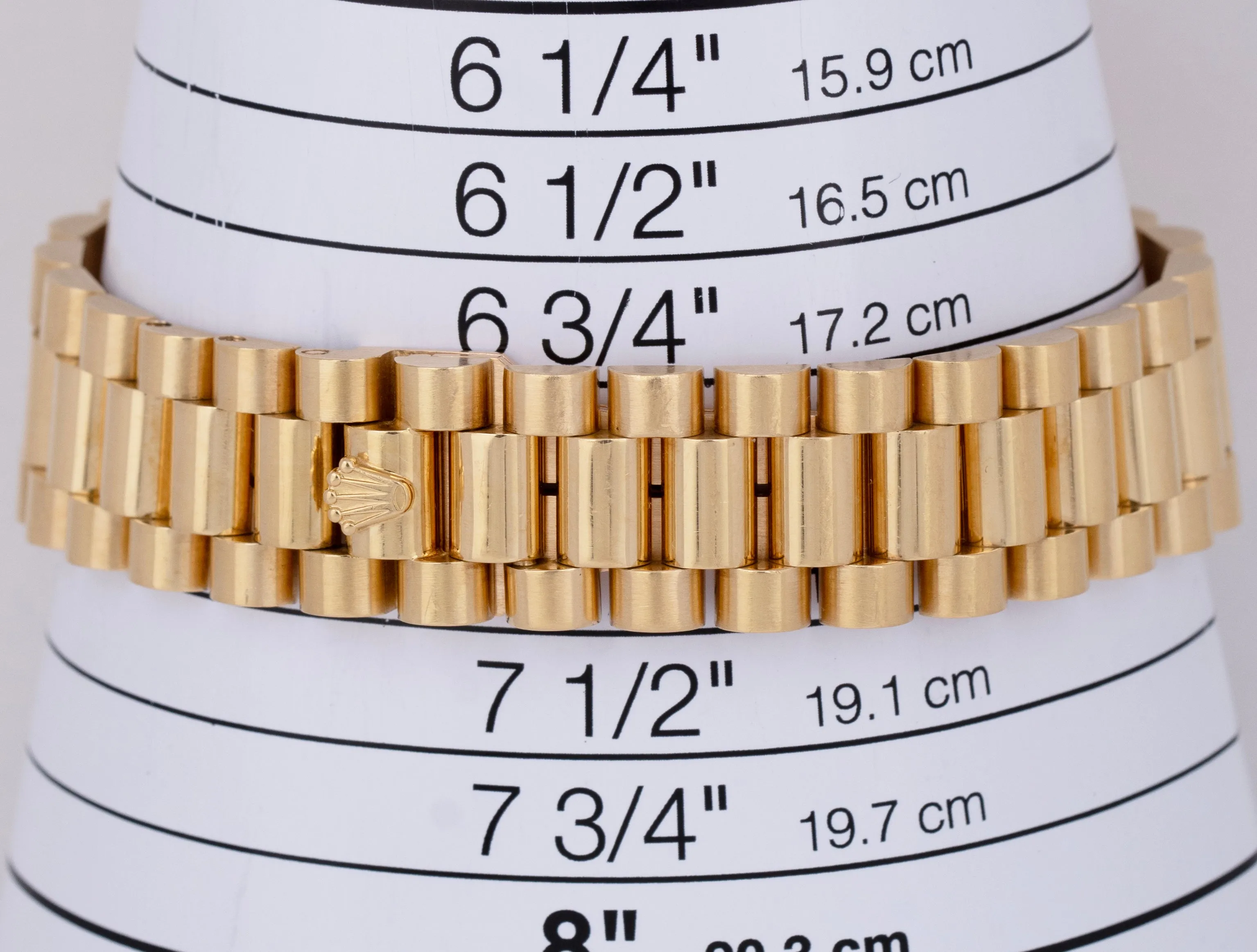UNPOL. Rolex Day-Date President 36mm Champagne Yellow Gold Fluted Watch 18038